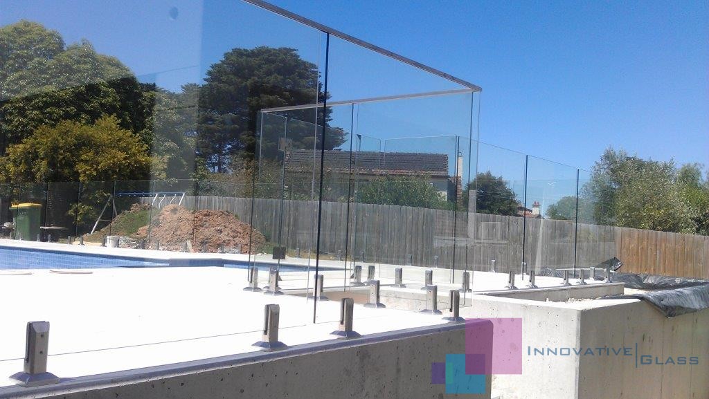 Glass pool fence in Melbourne VIC