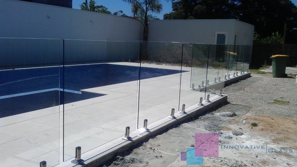 Pool side glass fence Melbourne VIC